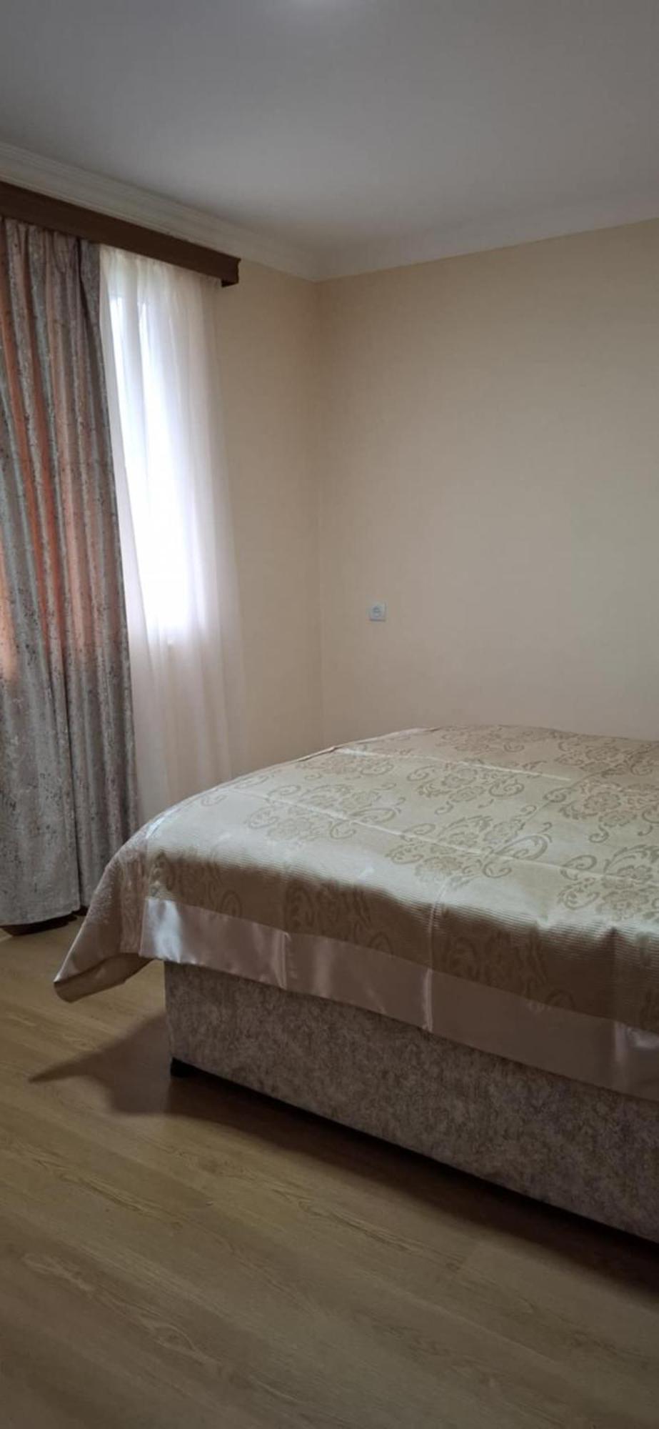 Valodia Guest House In Mestia Esterno foto