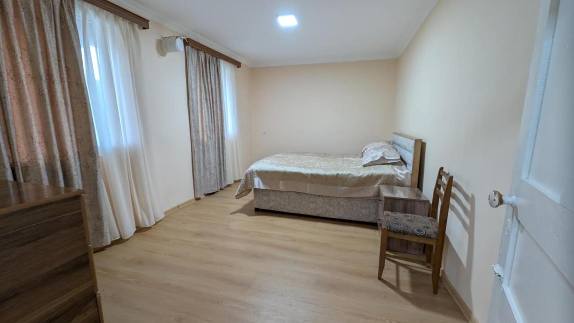 Valodia Guest House In Mestia Esterno foto